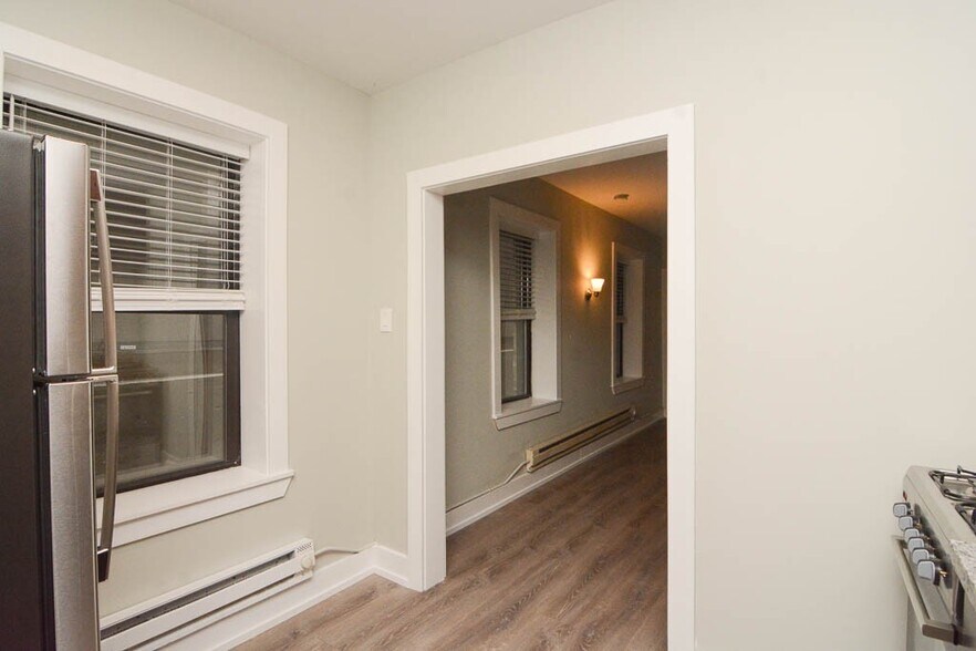 Building Photo - 1352 N Dearborn St