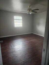 Building Photo - 1528 Hickory Ave