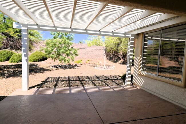 Building Photo - Siena Golf Course Home for Rent! Amazing 55+ Community!