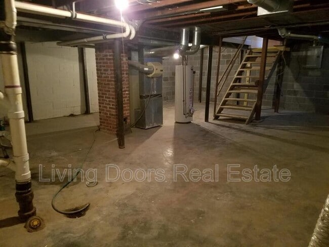 Building Photo - 1548 S 25th St