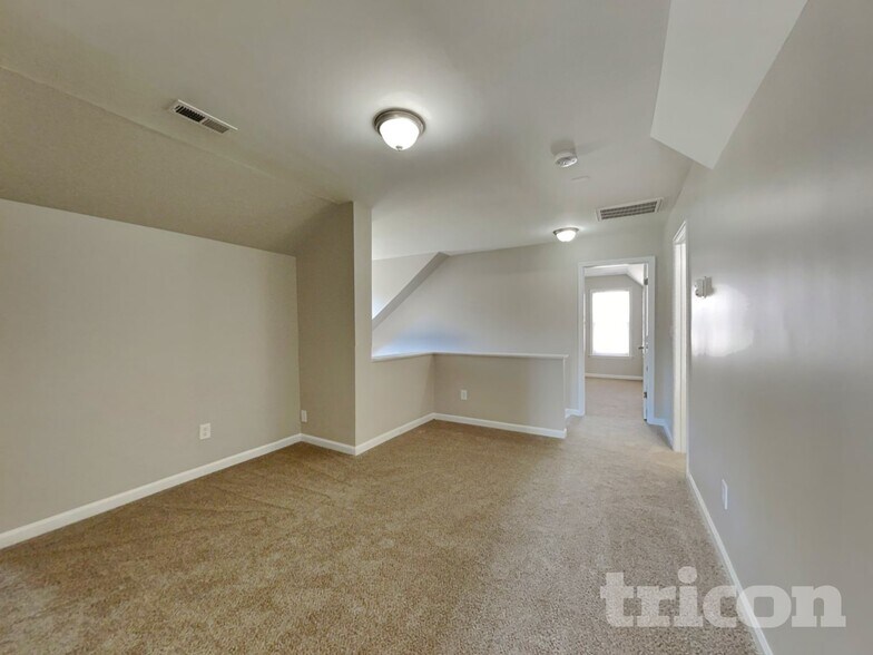 Building Photo - 308 Collinsworth Dr