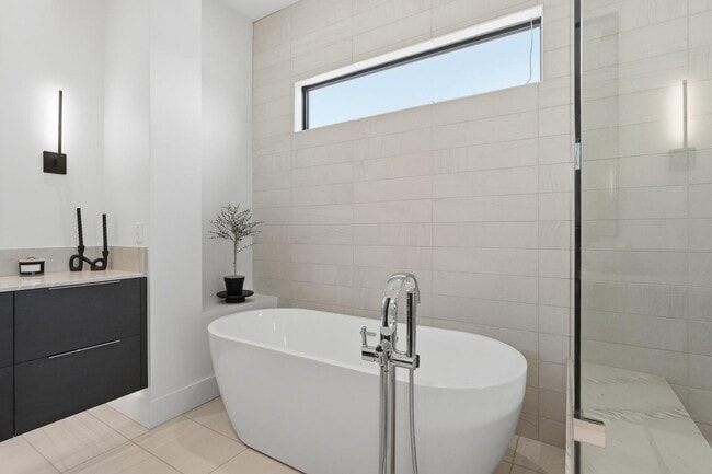 Building Photo - 4544 N Evans Dr