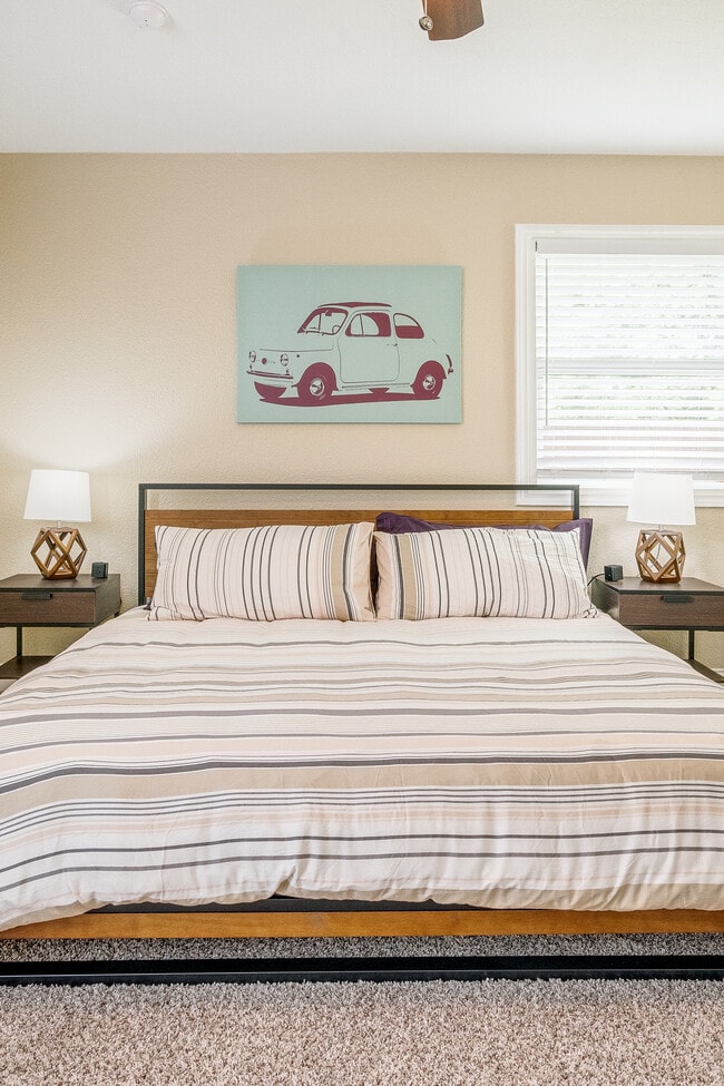 Building Photo - 12005 Cromwell Dr