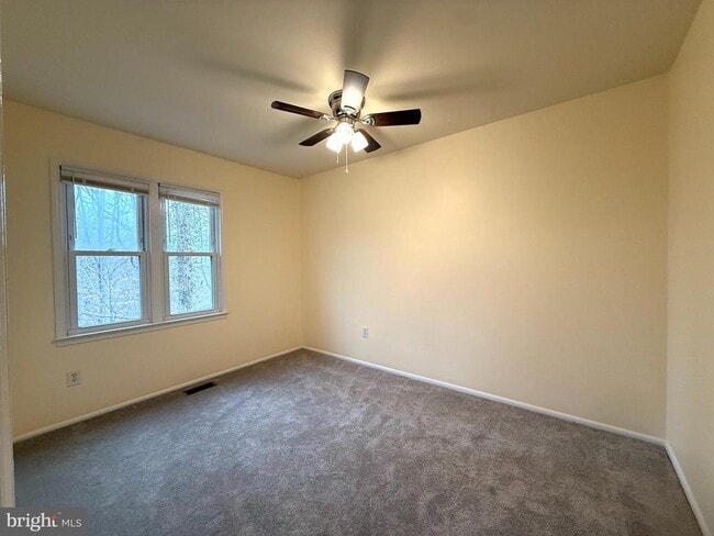 Building Photo - 5278 Lonsdale Dr