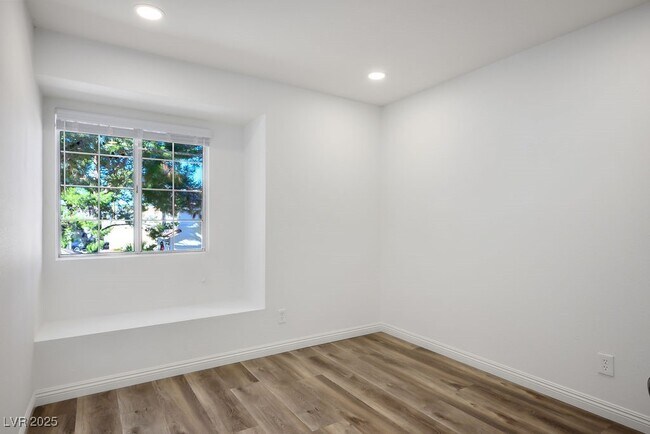 Building Photo - 86 Quiet Desert Ln