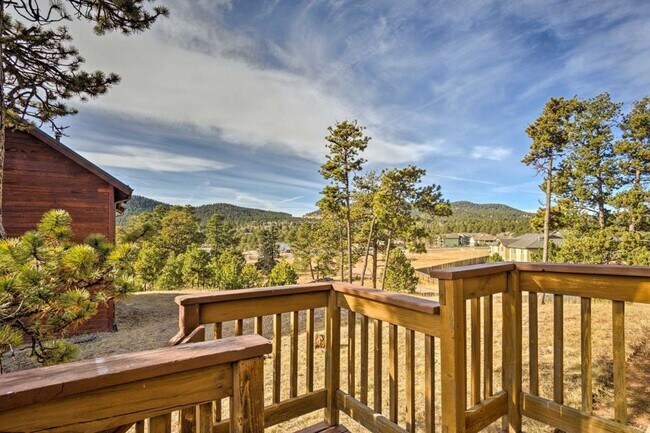 Building Photo - 920 Ponderosa Way
