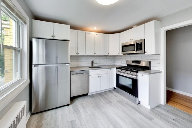 Building Photo - 6405 N Normandy Ave