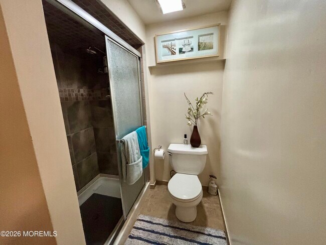 Building Photo - 32 Whitney Dr