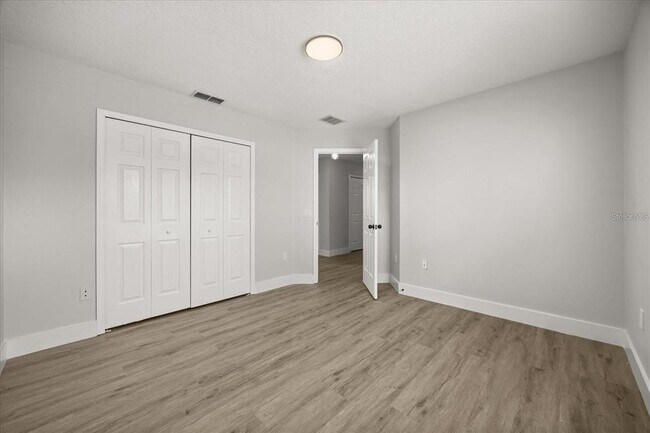 Building Photo - 724 Tahiti Dr