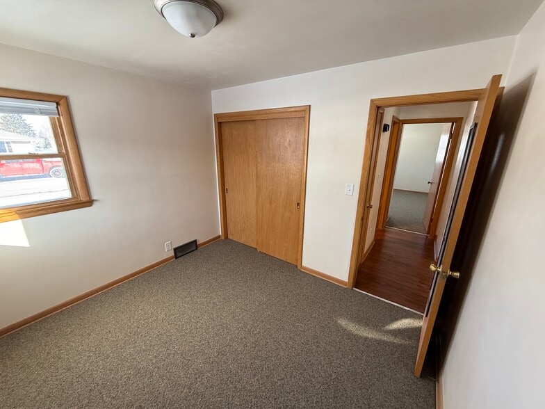 bed2 - 1616 Sunset Ridge Dr