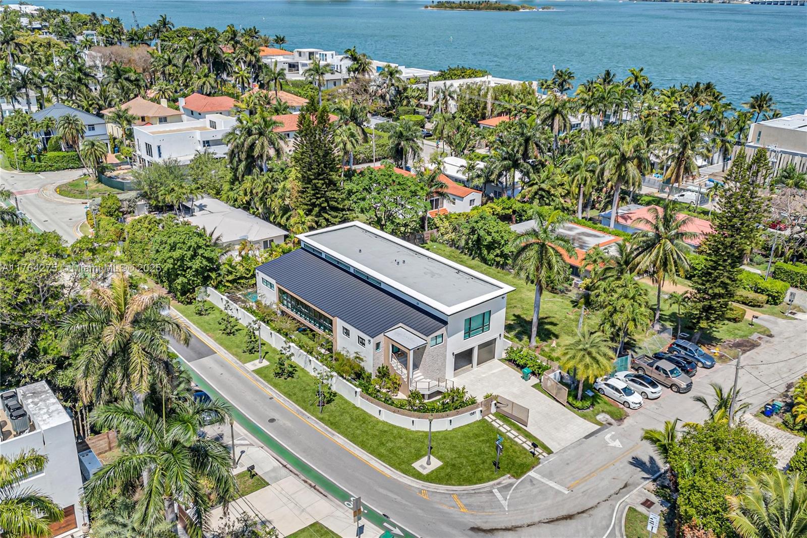 Building Photo - 1351 S Venetian Way