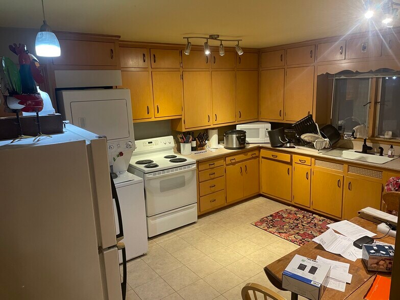 Building Photo - 304 N Rapids Rd