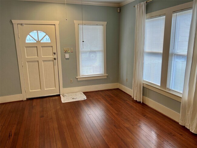 Building Photo - 501 E 28th St