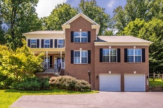 Building Photo - OPEN HOUSE 28th 12 to 1 PM