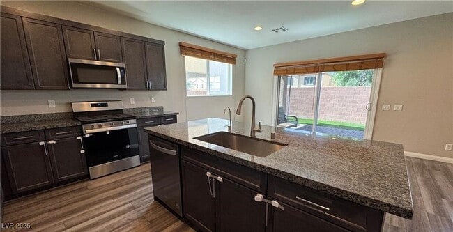 Building Photo - 6387 Ashland Crst St