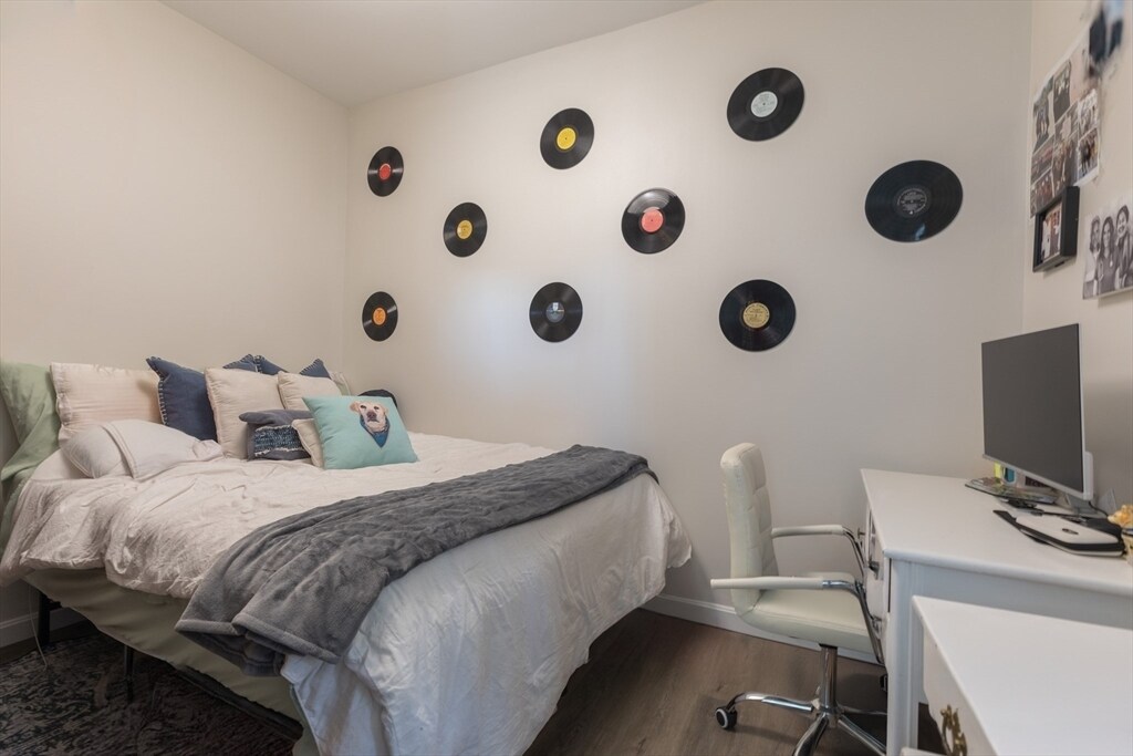 Building Photo - 100 H St