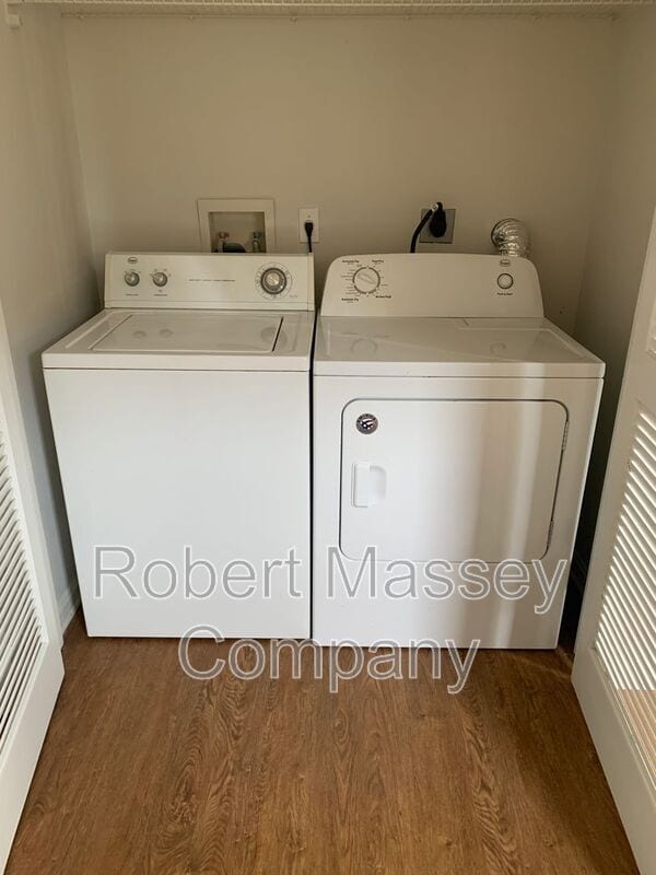 Building Photo - 2745 Grinstead Dr