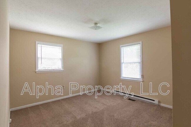 Building Photo - 107 Vesta Dr