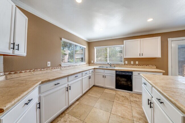 Building Photo - 9631 Hillside Trail
