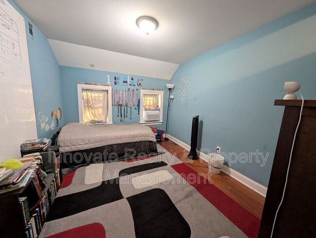 Building Photo - 6519 Lincoln Dr