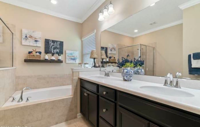 Master bath- window over tub for natural light - 2574 Las Calinas Blvd