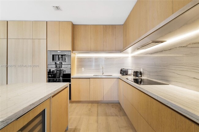 Building Photo - 8701 Collins Ave