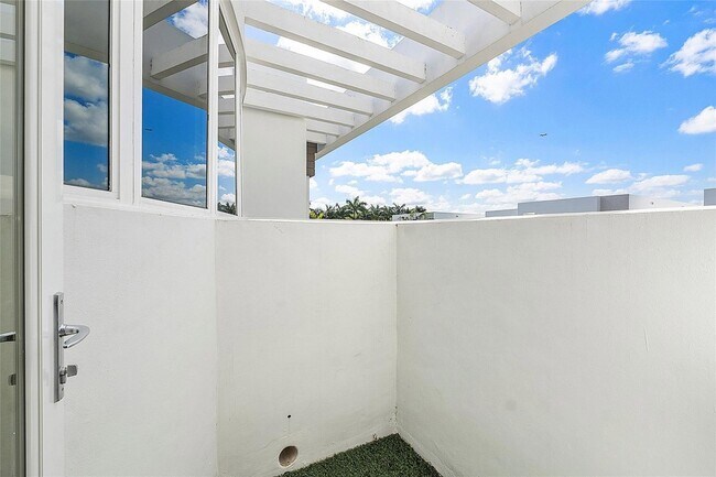 Building Photo - 7477 NW 99th Ave
