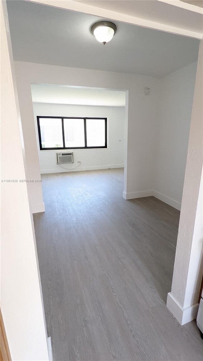 Building Photo - 811 81st St