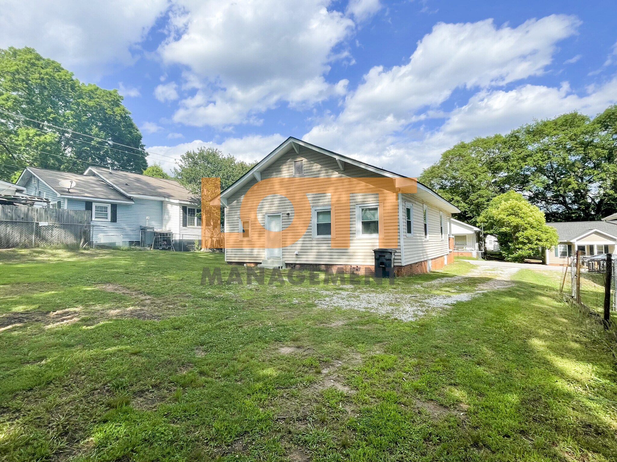 Building Photo - 276 Moore St