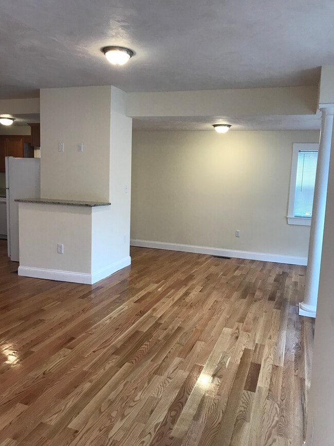 Building Photo - 18 Rockdale Ave