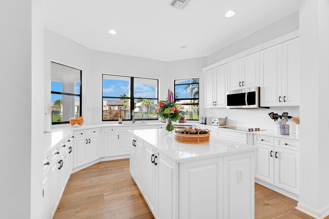Building Photo - 11663 Sunrise View Ln
