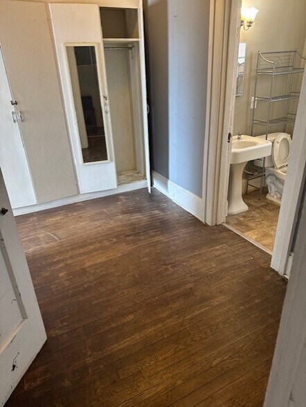 Building Photo - 433 Worth St NW