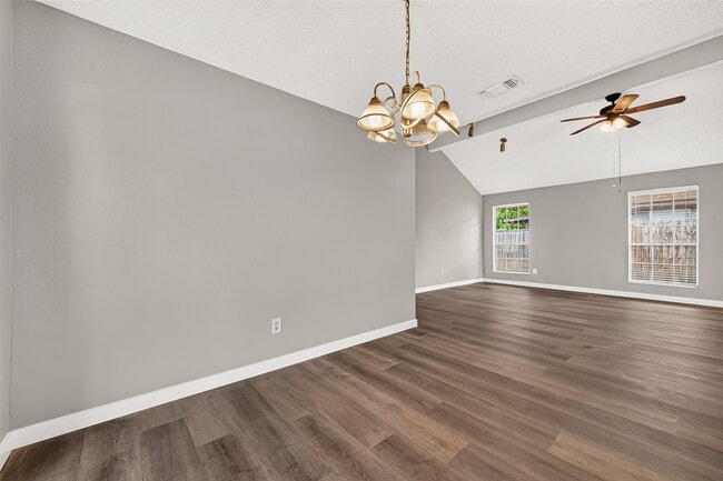 Building Photo - 10814 Parkland Woods Dr