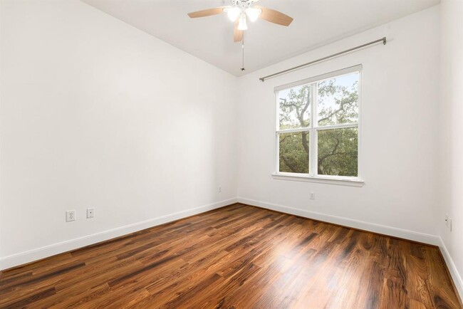 Building Photo - 300 St Joseph Pkwy