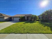 Building Photo - Spacious 4 bedroom 2 bathroom home