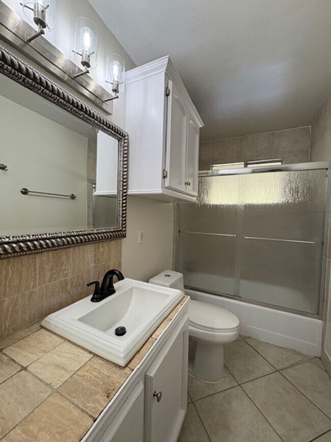 Building Photo - Redlands 4 Bedroom Home