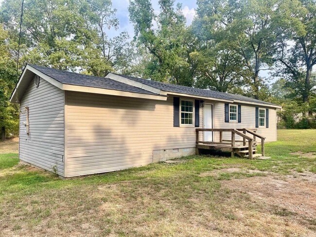 Building Photo - 21301 Rich Rd