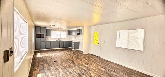 Building Photo - Rancho De Oro