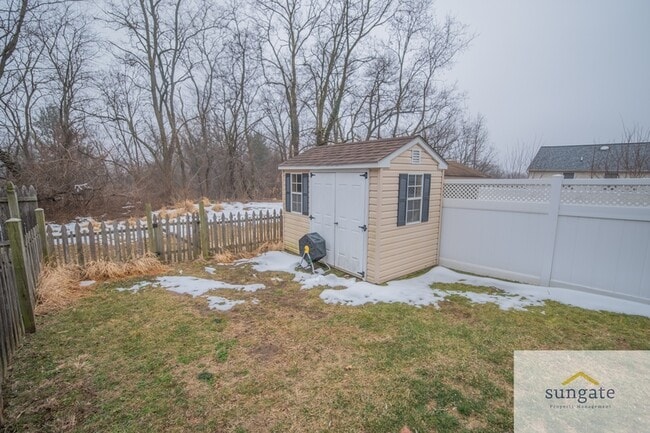 Building Photo - 21 Robin Ridge Ct