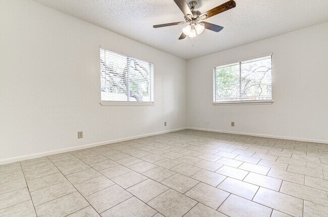 Building Photo - 3603 Rocky Hollow Trail