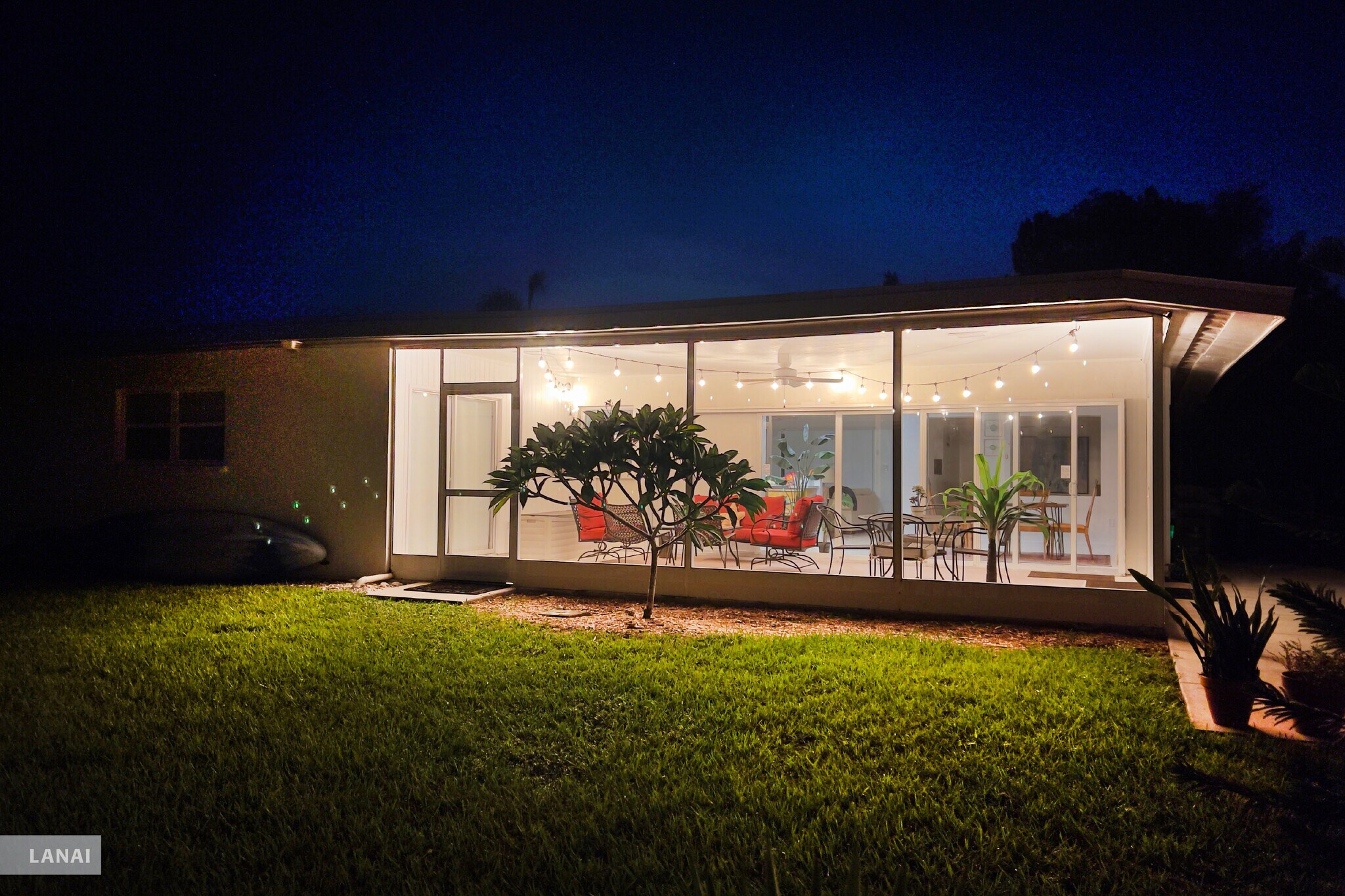 Lanai - 1730 Livingstone St