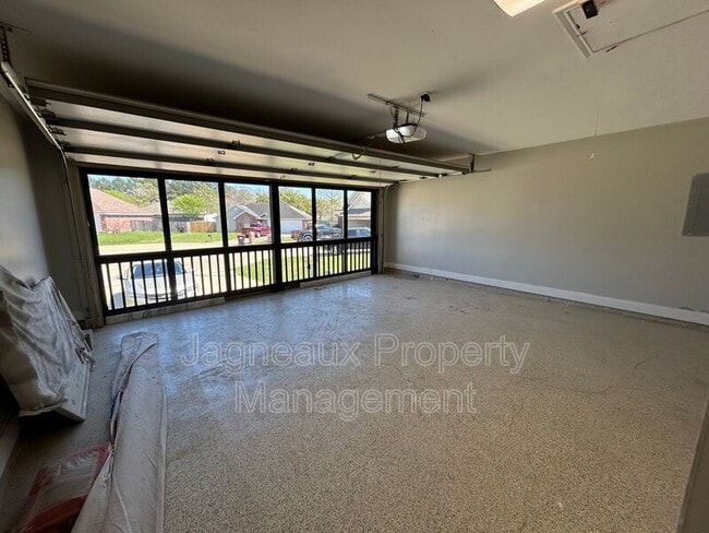 Building Photo - 416 Rue Canard