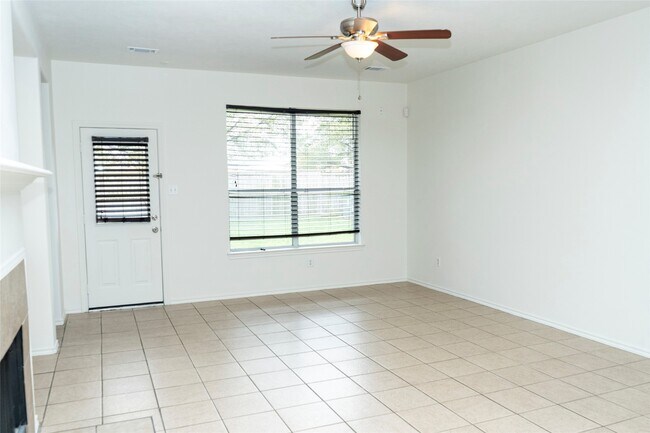 Building Photo - 12914 Pinehall Ln