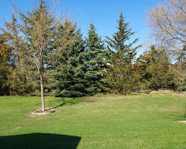 Building Photo - Nice 2 Bedroom 2 Bathroom Twinhome in Somerset
