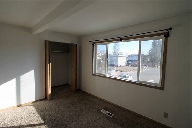 Building Photo - Lathrop St. 1436/1438 - VS