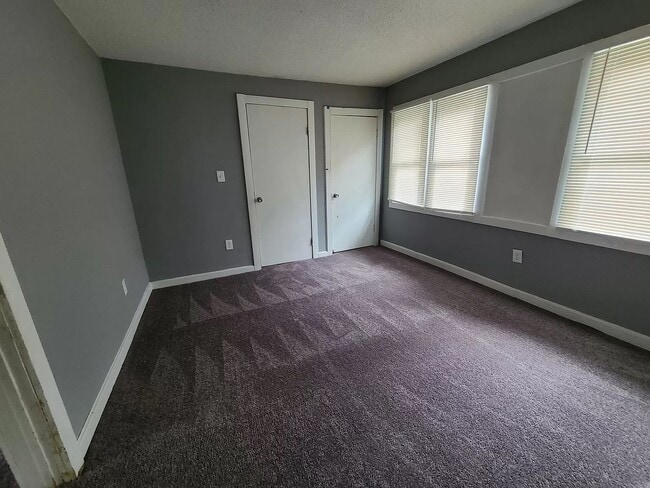 Building Photo - 3-bedroom, 2-bathroom home located in the heart of Kansas City, MO