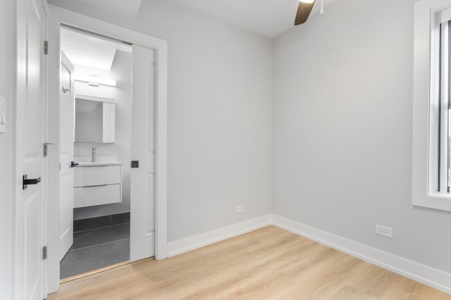 Building Photo - 1558.5 W Juneway Terrace