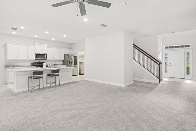 Building Photo - 692 NE Turtleback Trail