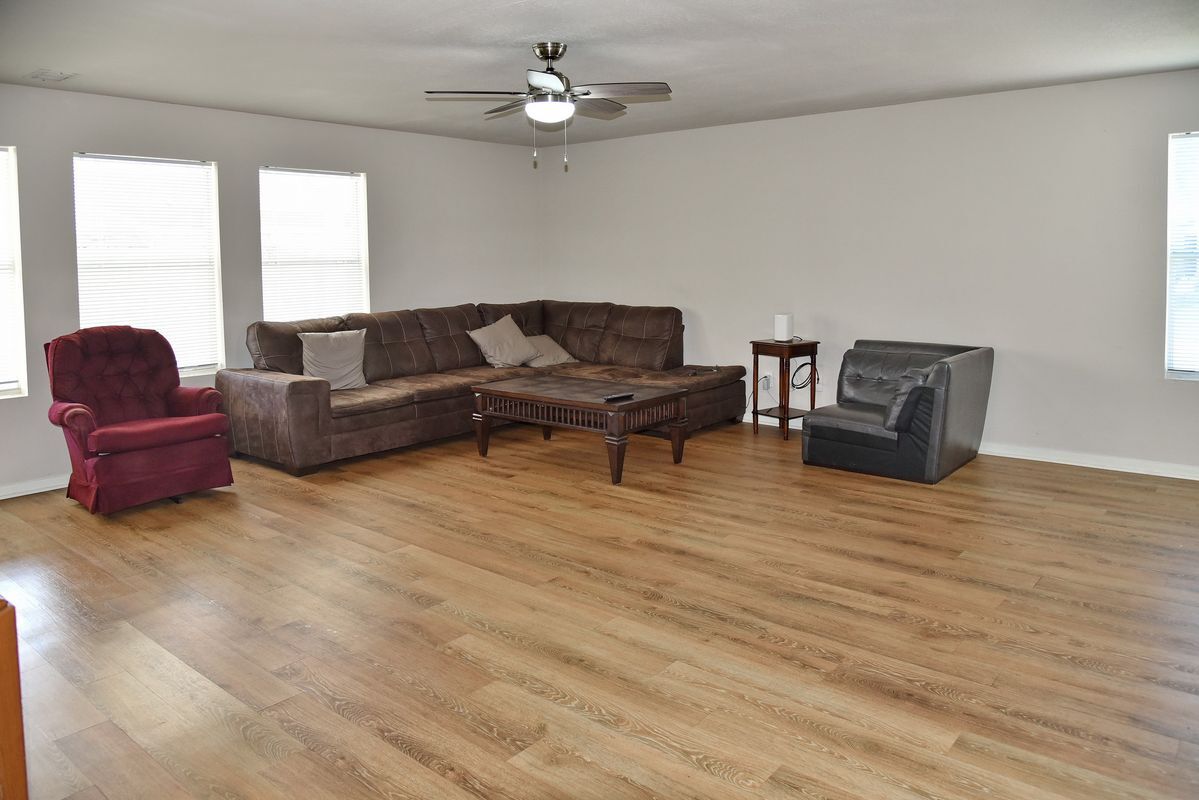 Building Photo - 1106 Mossy Branch St