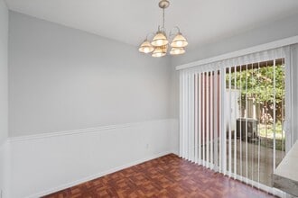 Building Photo - 5800 Belmoor Dr